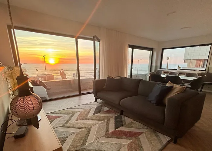 Custodio Sea Home